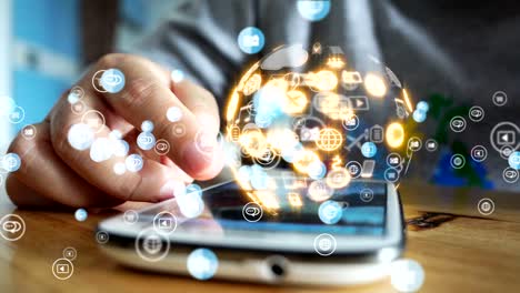 pantalla táctil de la mano teléfono inteligente conectarse a internet, iconos de redes sociales interfaz en la pantalla, nuevo concepto de medios