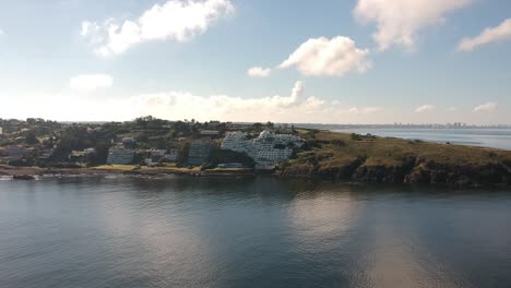 ubicación: punta ballena, uruguay