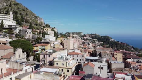 Sardinia-Alghero-old-town-skyline,-with-cityscape-view-on-a-beautiful-clear-day