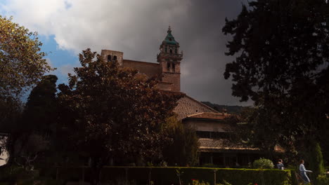 Zeitraffer-Der-Museumskirche-Der-Kartause-In-Valldemossa---Mallorca