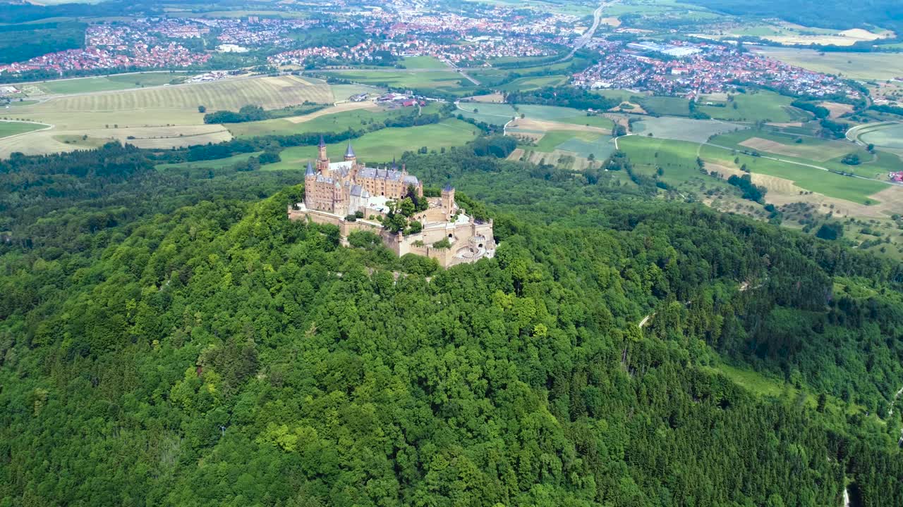 hohenzollern 성, 독일. 공중 fpv 드론 비행.