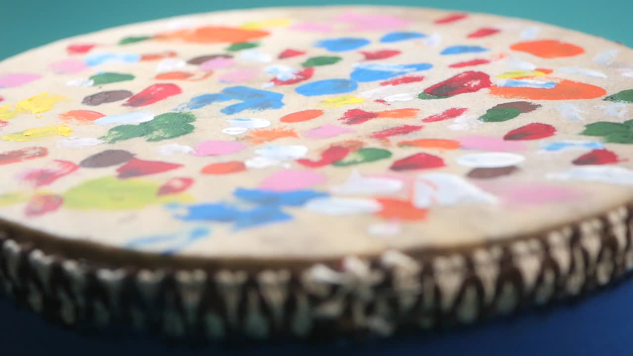 페인트 된 드럼