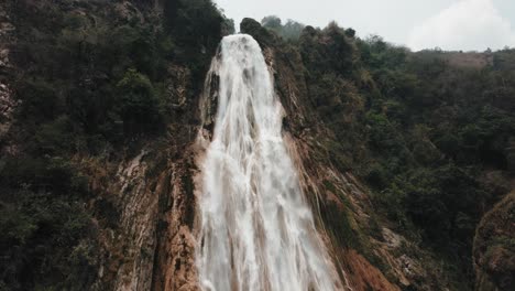 Hochzeitsschleier-Wasserfälle-In-Chiapas,-Mexiko