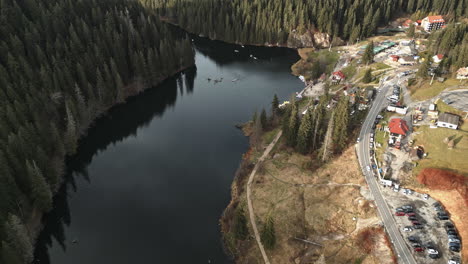 Ein-Hauch-Von-Gelassenheit:-Das-Majestätische-Luftpanorama-Des-Killersees