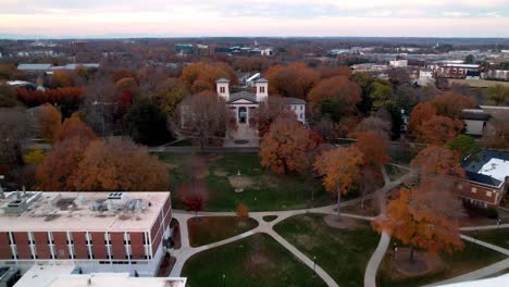 Edificio-Principal-De-Wofford-College-En-Spartanburg-Sc,-Carolina-Del-Sur