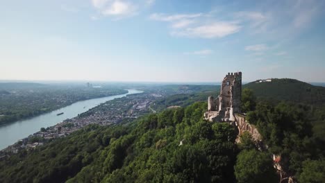 Burgruine-Drachenfels-Con-Vistas-Al-Río-Rin-Y-Al-Valle