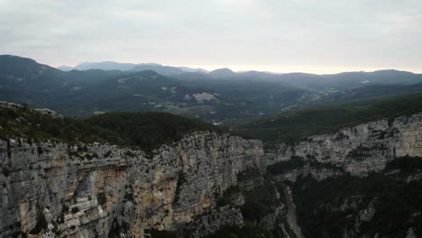 Montaje-De-Vista-Aérea,-Colinas-Francesas,-Europa