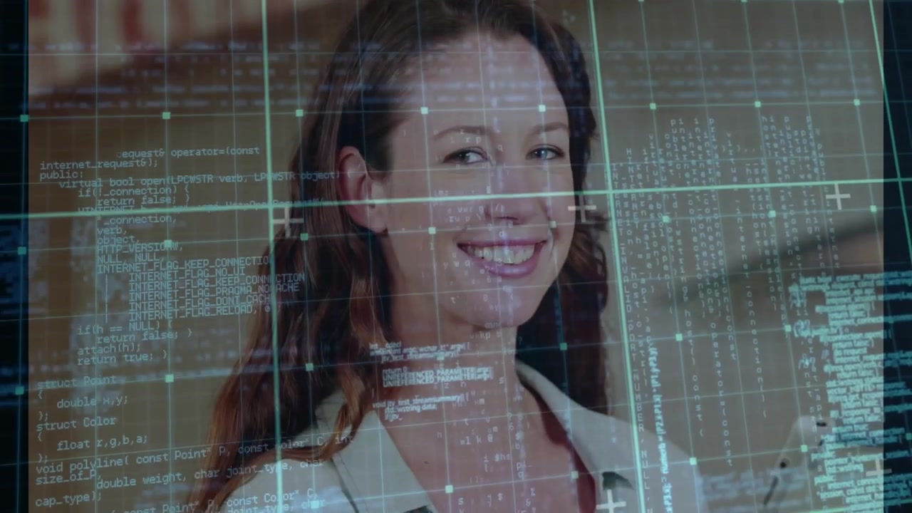 Donna che tocca lo schermo del tablet e rivela una sovrapposizione di dati in realtà aumentata per la revisione dell'interfaccia tecnologica.