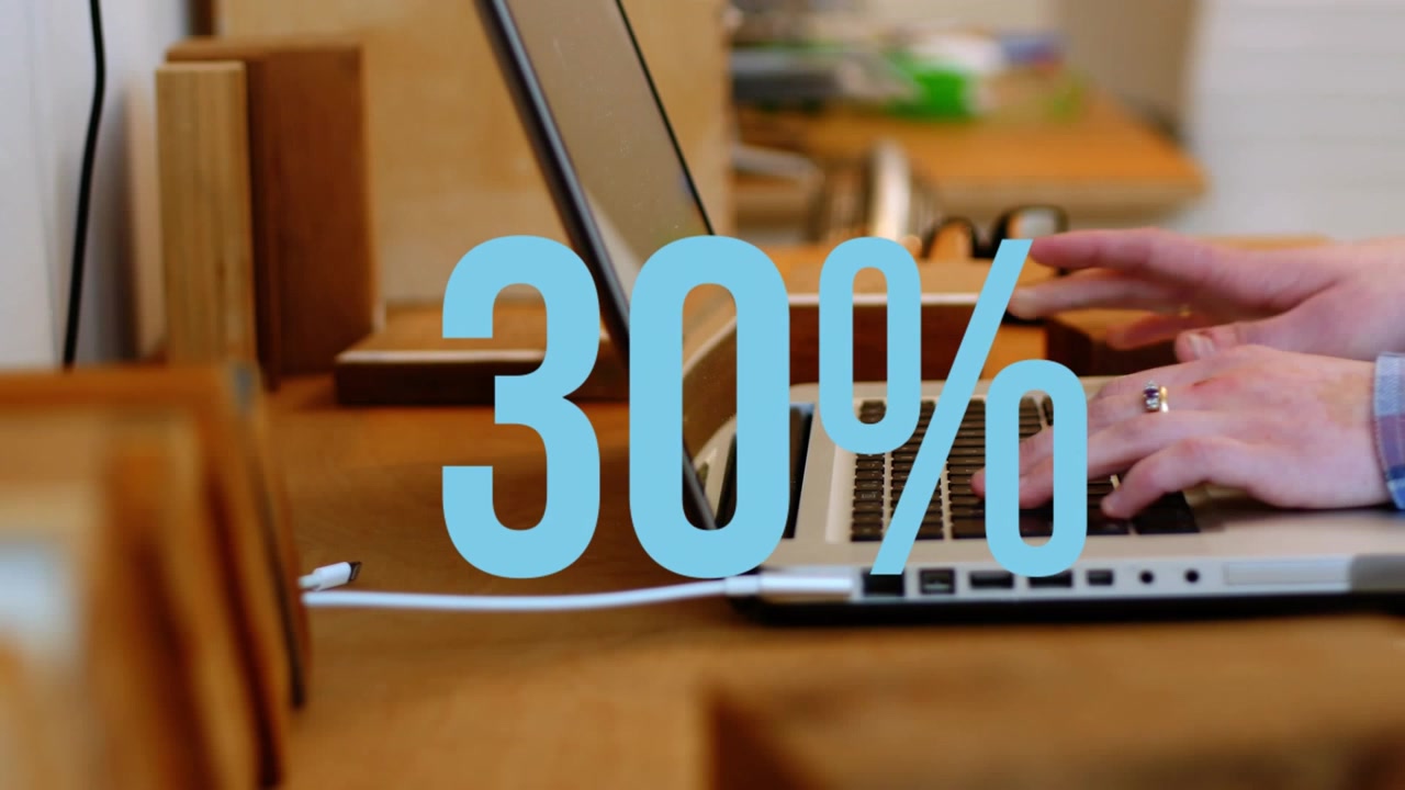 Animazione dell'88 percento su una donna caucasica che usa un laptop
