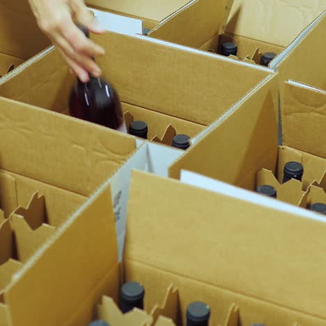 Flasche-Wein-In-Kisten-Stapeln