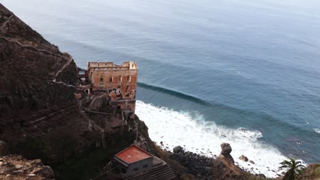 the abandoned casa hamilton in los realejos in tenerife by the sea