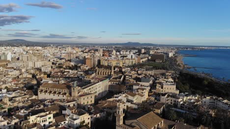 Imágenes-De-Drones-Panorámicos-Sobre-Palma-De-Mallorca