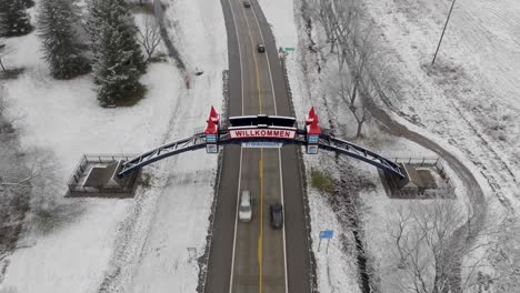 Frankenmuth-Michigan-Unterzeichnen-Und-Kippen-Enthüllen