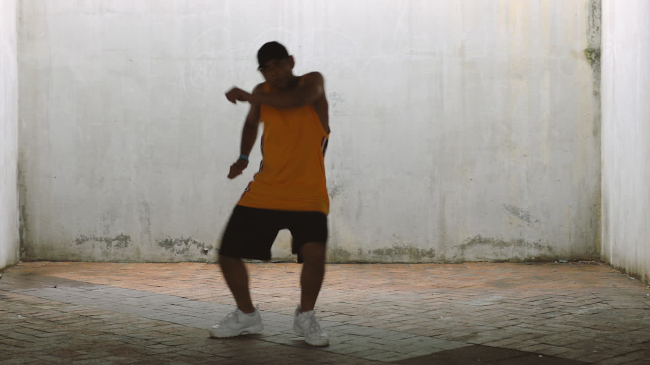 Uomo di colore, ballerino hip hop urbano