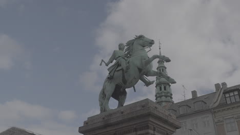 Estatua-De-Absalon-En-La-Ciudad-De-Registro-De-Copenhague