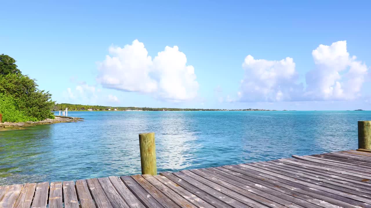 video estático de una escena oceánica en exuma en las bahamas