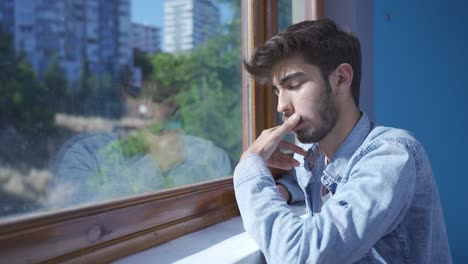 el hombre de pensamiento pesimista.