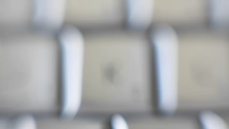 la letra k aparece en un teclado de computadora