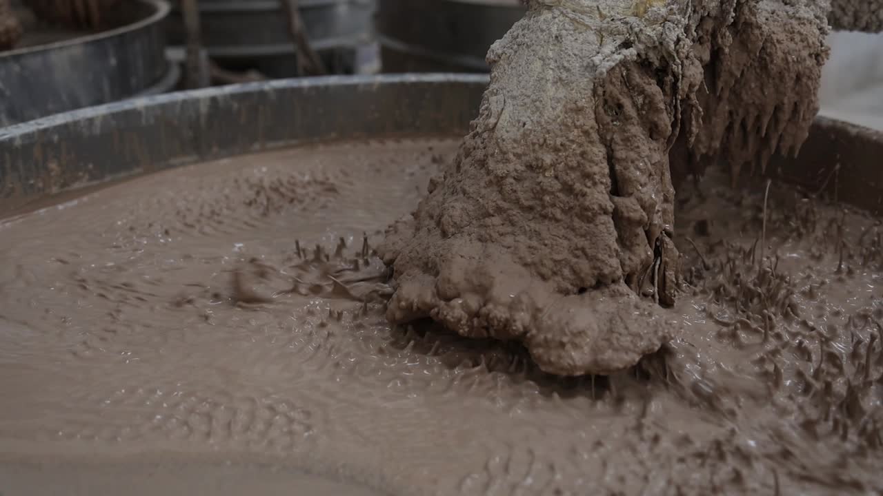 view of the first ceramic slurry in the heating machine