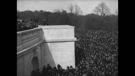 El-Soldado-Americano-Desconocido-De-La-Primera-Guerra-Mundial-Es-Llevado-Al-Cementerio-De-Arlington-En-Washington-DC-4