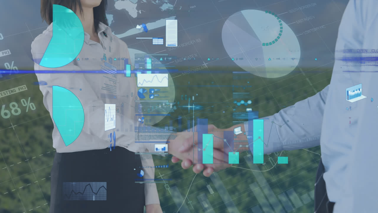 animación de procesamiento de datos financieros sobre el campo y hombres de negocios caucásicos estrechando la mano
