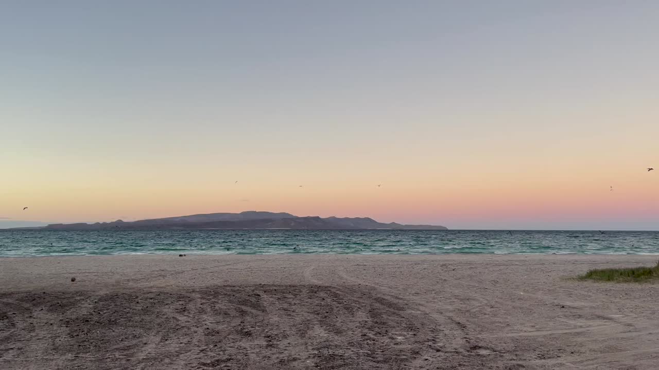 playa tecolote, atardecer en baja california sur de mexico
