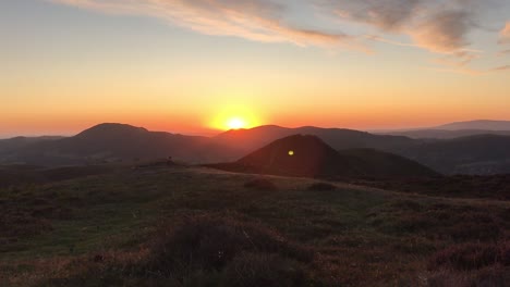 Sunrise-on-top-of-the-hills-of-Church-Stretton,-Long-Mynd,-Shropshire-Hills