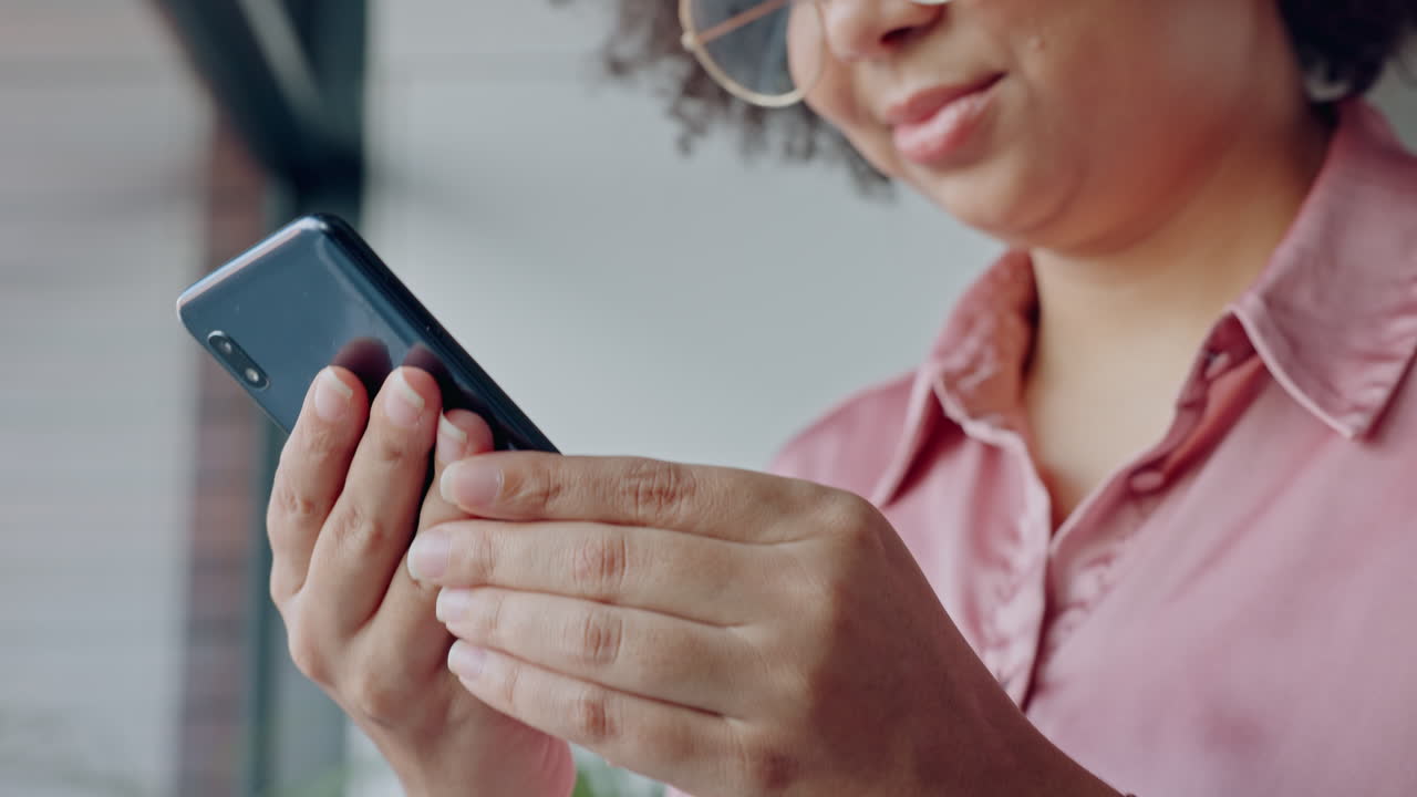 tecnología, teléfono y redes de mujeres negras