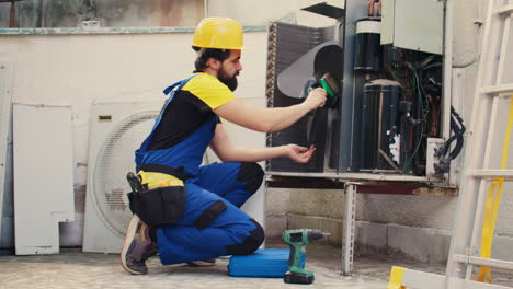 expert fixes out of order condenser