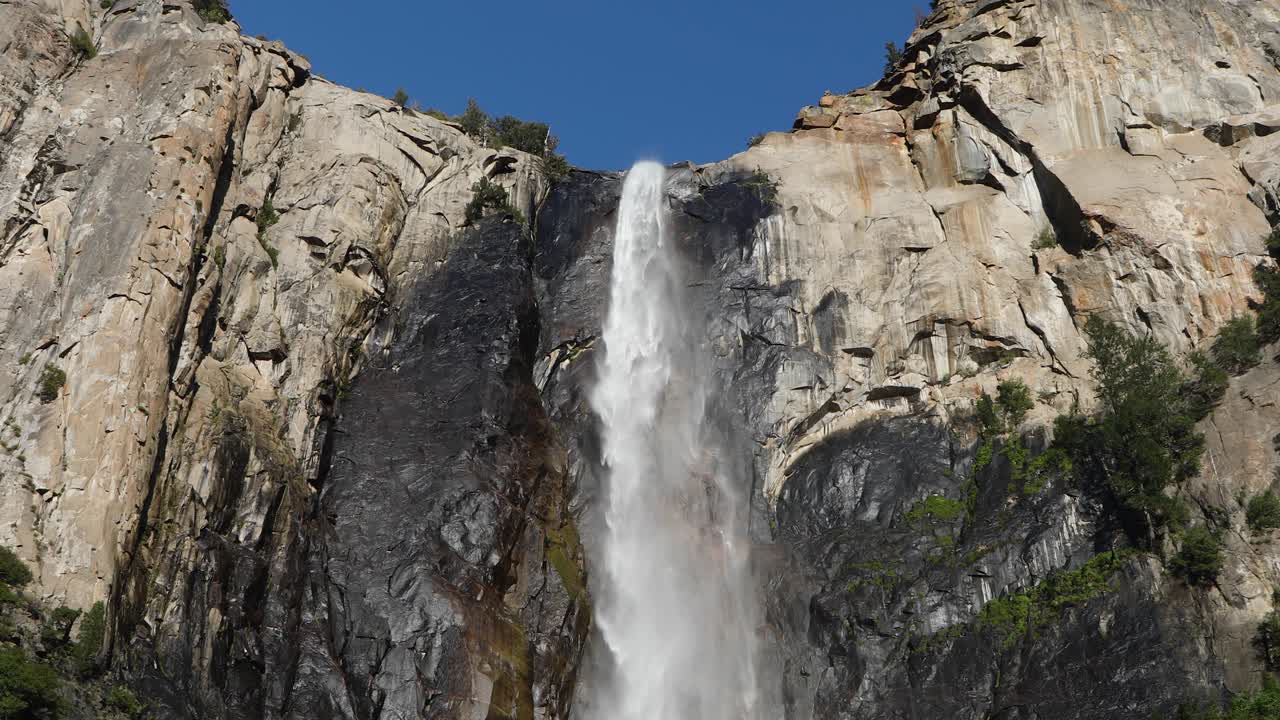 el velo de la novia cae en el bucle de yosemite