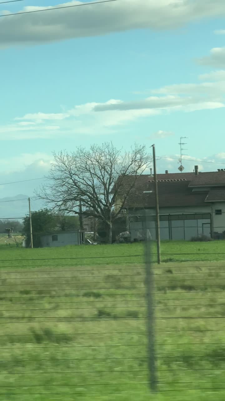 자동차 창문 에서 시골 풍경