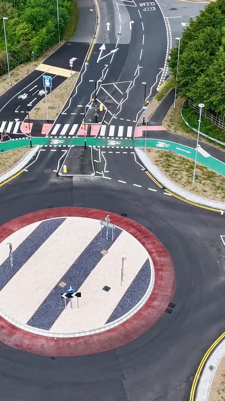 Vertical hyperlapse of traffic over Dutch roundabout in Hemel Hempstead, UK