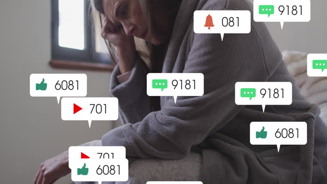 집에서 스트레스를 받는 백인 여성에 대한 소셜 미디어 텍스트와 아이콘의 애니메이션