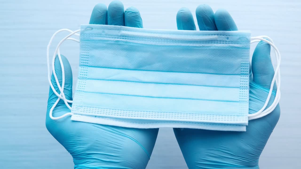 máscara y guantes médicos