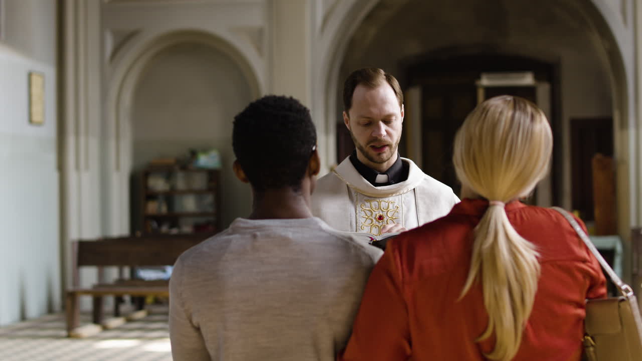 일요일 교회에서 가족