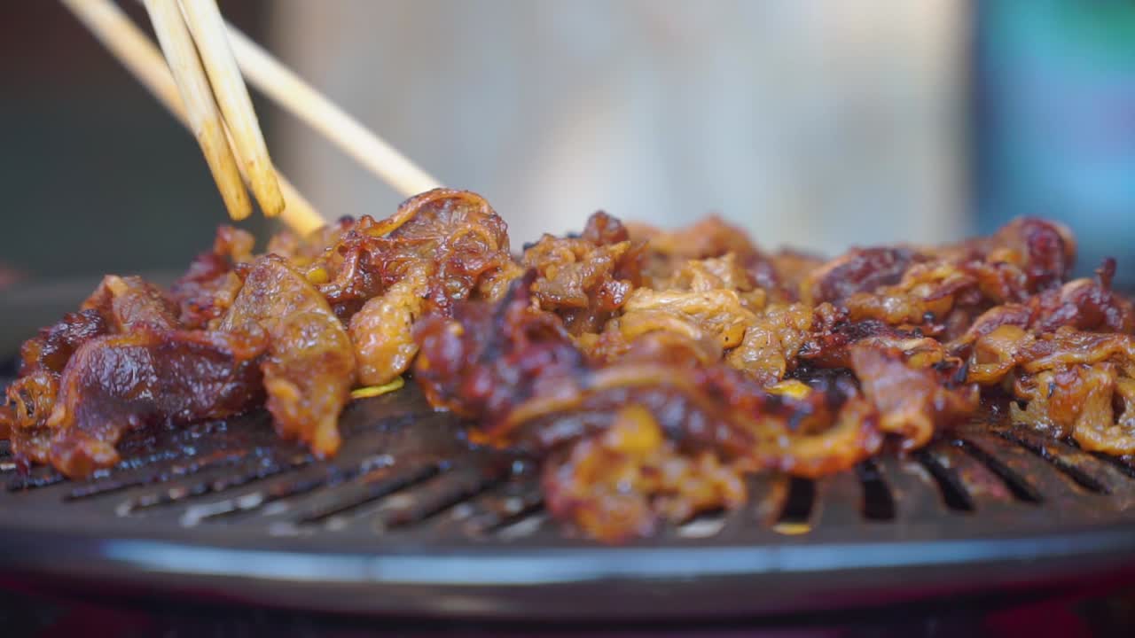 Japanese and Korean style&nbsp;barbeque&nbsp;meat grilled on grill pan