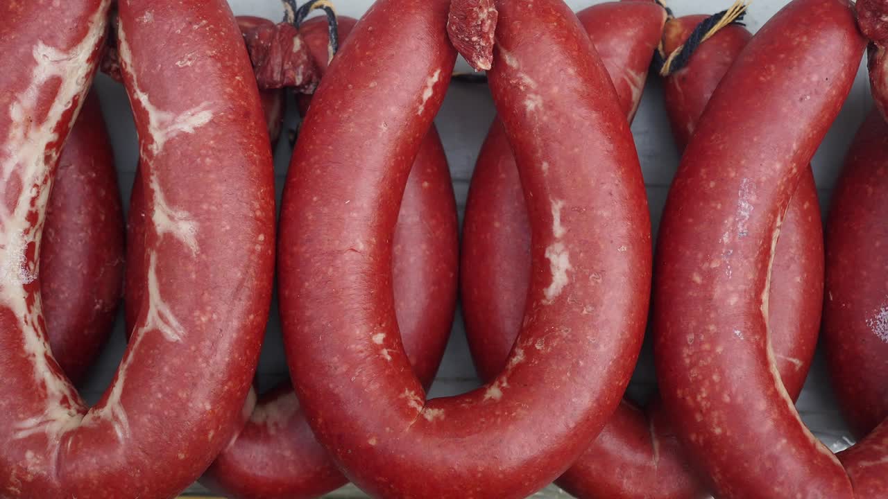 sucuk turco colgado para la venta