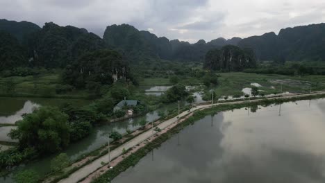 antena pacífica de camino solitario en nin bihn, vietnam