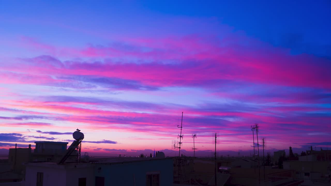 lapso de tiempo de nubes rosas