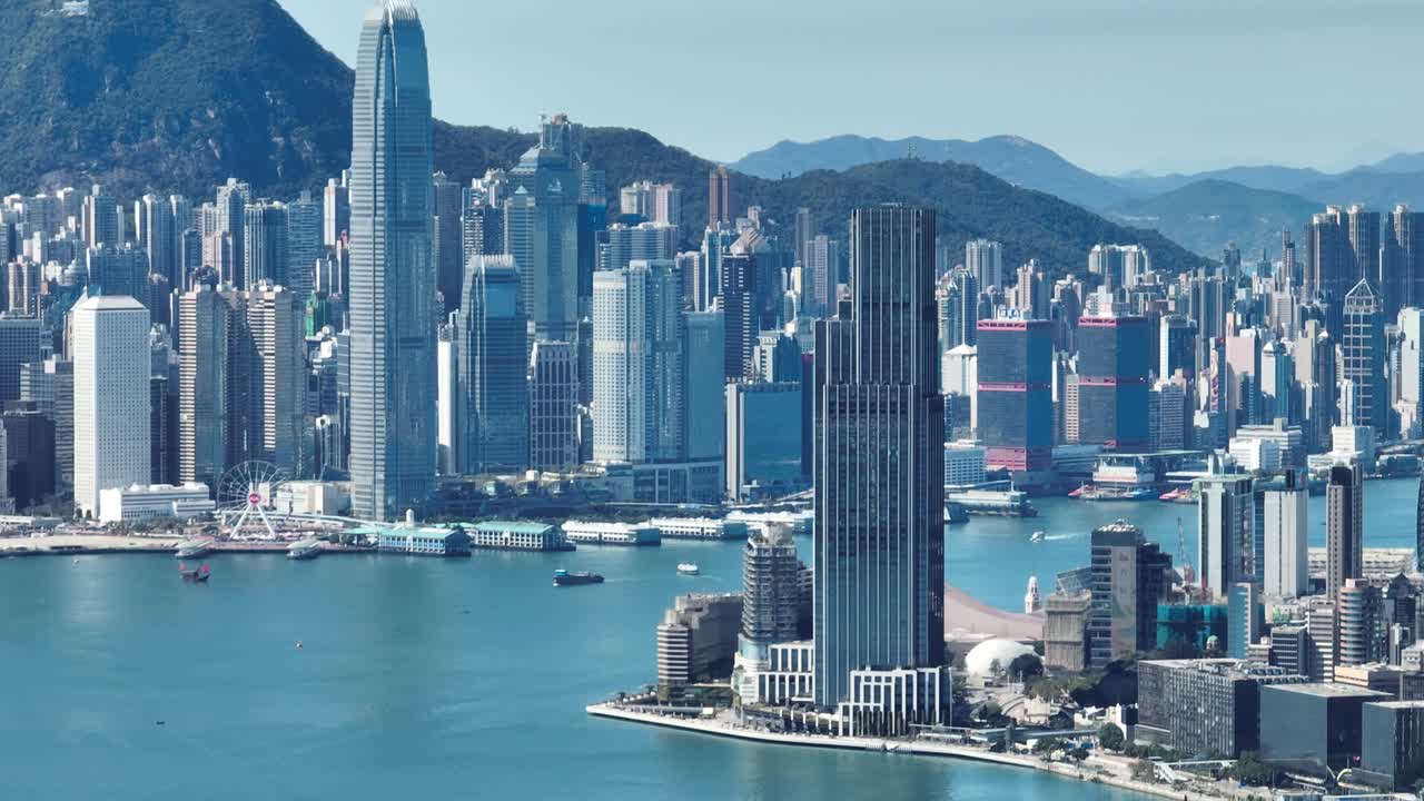 4k tele zoom vista del distrito central de hong kong - ángulo de vista aérea de panorámica lenta desde el cielo.