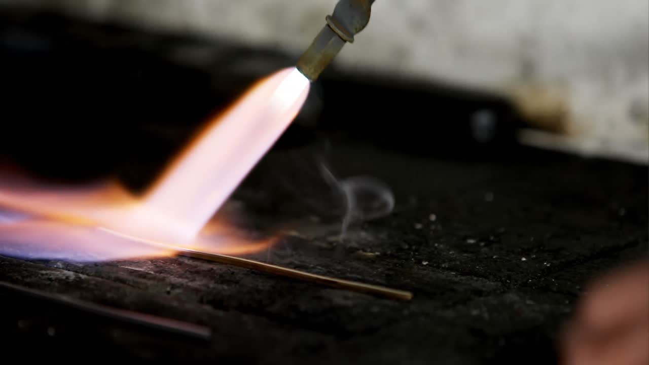 Goldsmith molding silver 4k