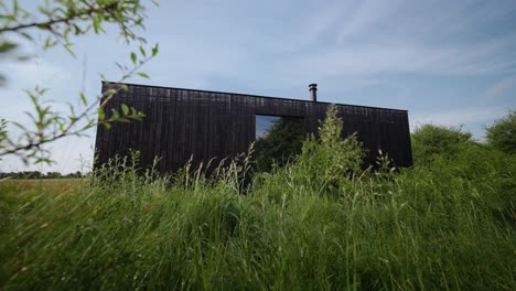 Cabin-in-nature-slow-motion-slow-movement-Ireland-02