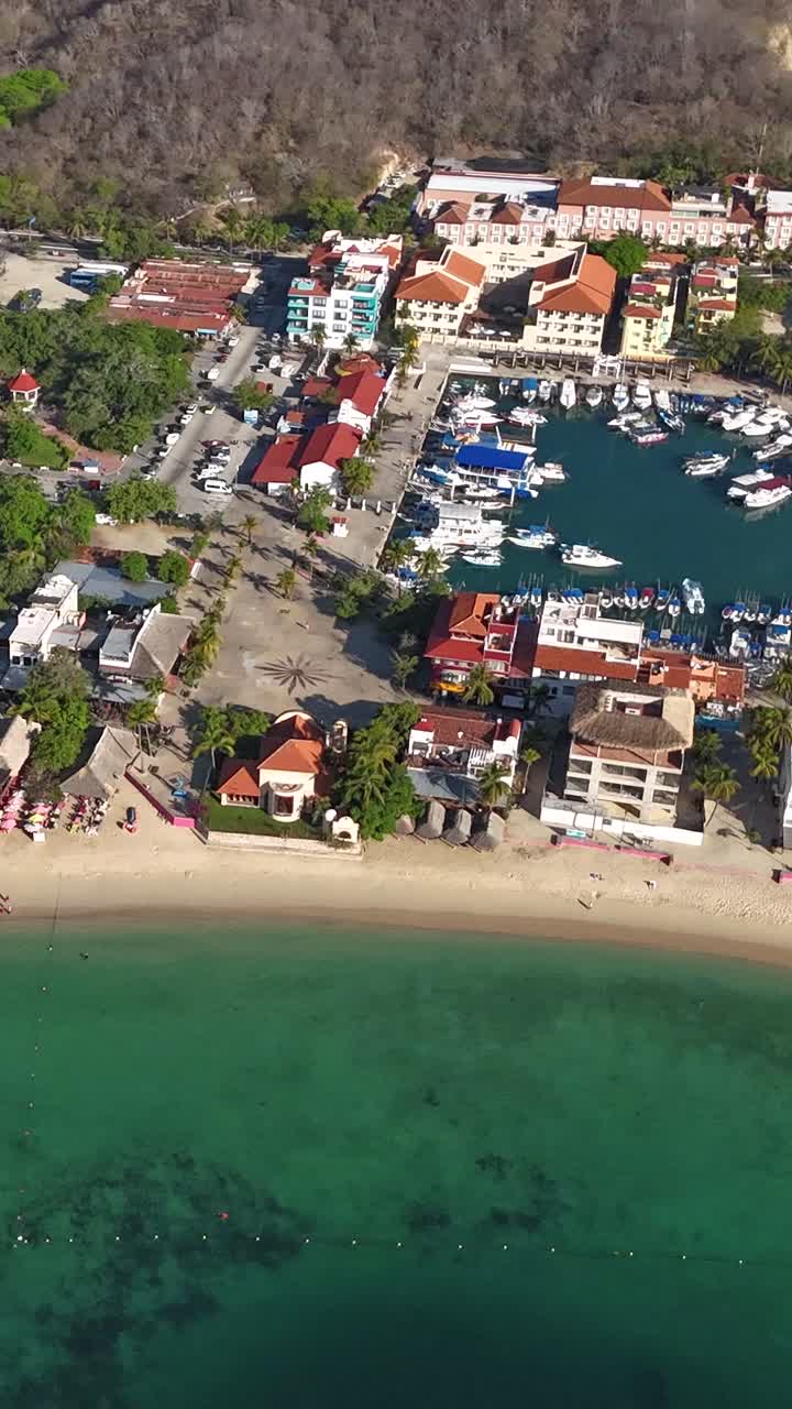 video de hiperlapso vertical de las bahías de huatulco, oaxaca, méxico