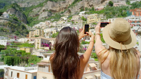 travel, women and photography italy with phone