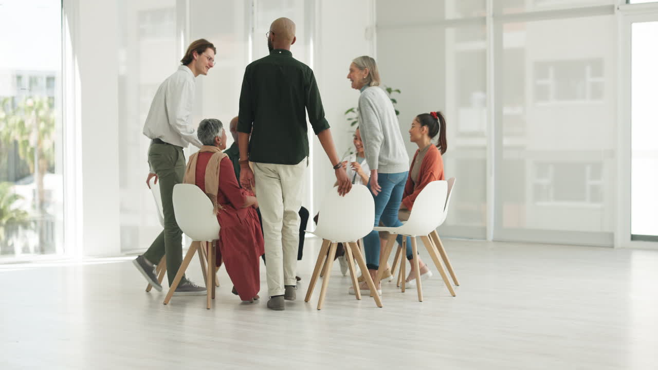 남성, 여성 및 그룹에서 상담을 위해 서클