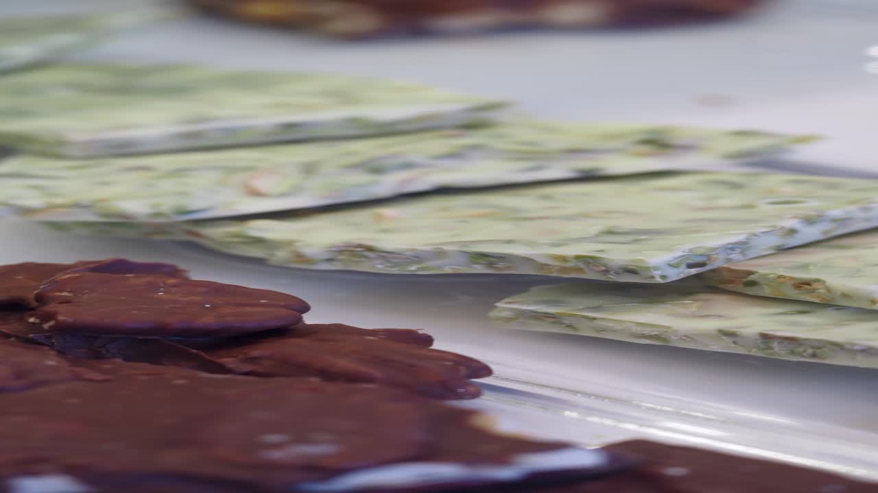Cioccolatini e caramelle assortite.