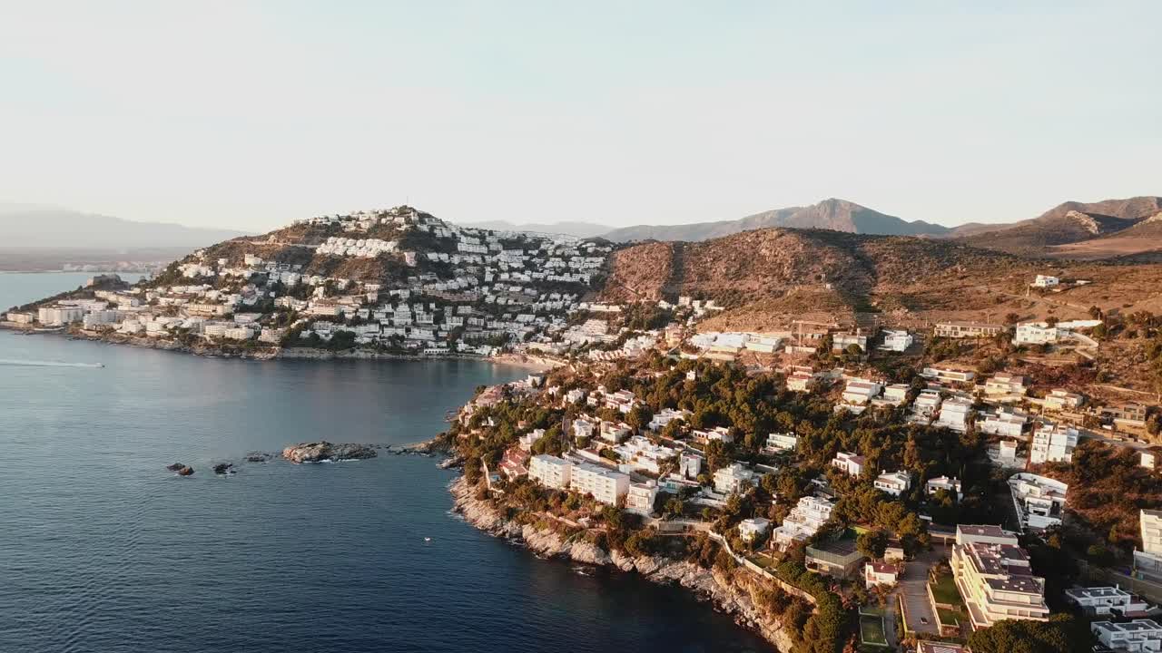 "Roses Costa Brava: Coastal Splendor Unveiled