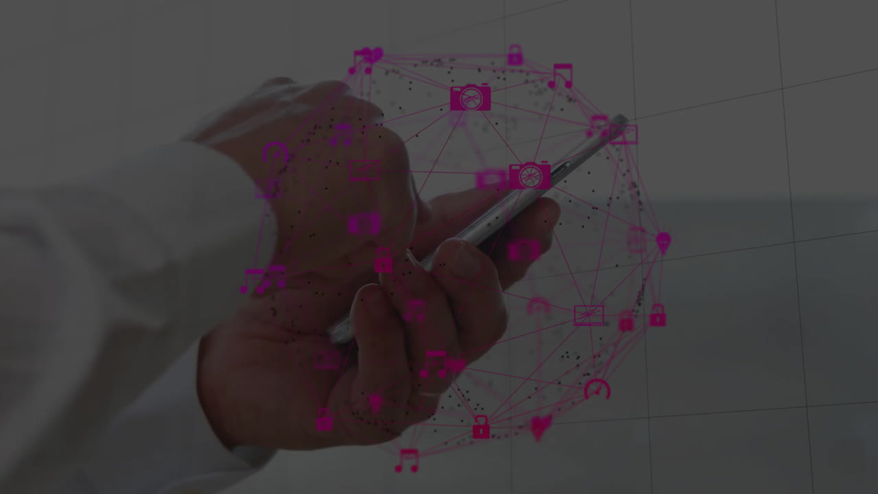 animación de la red de conexiones con iconos sobre empresario caucásico usando un teléfono inteligente