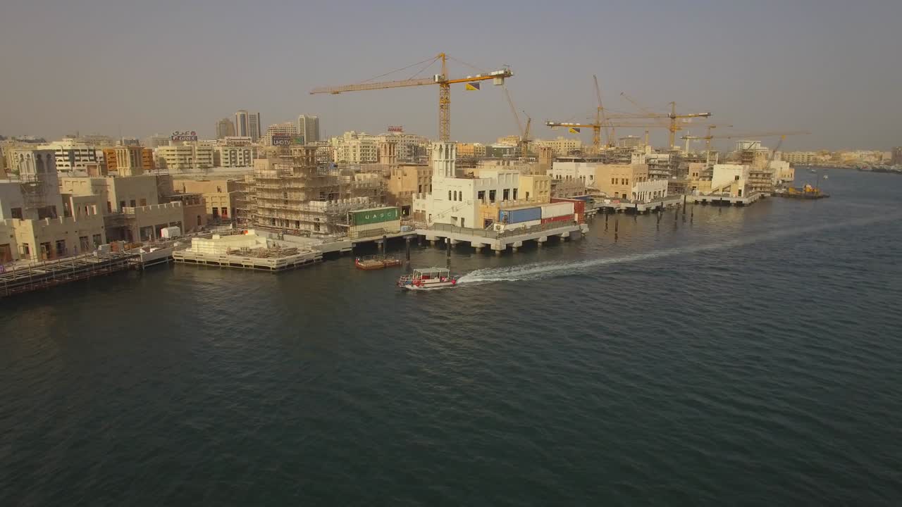 el centro histórico de los emiratos árabes unidos. amanecer. 4k