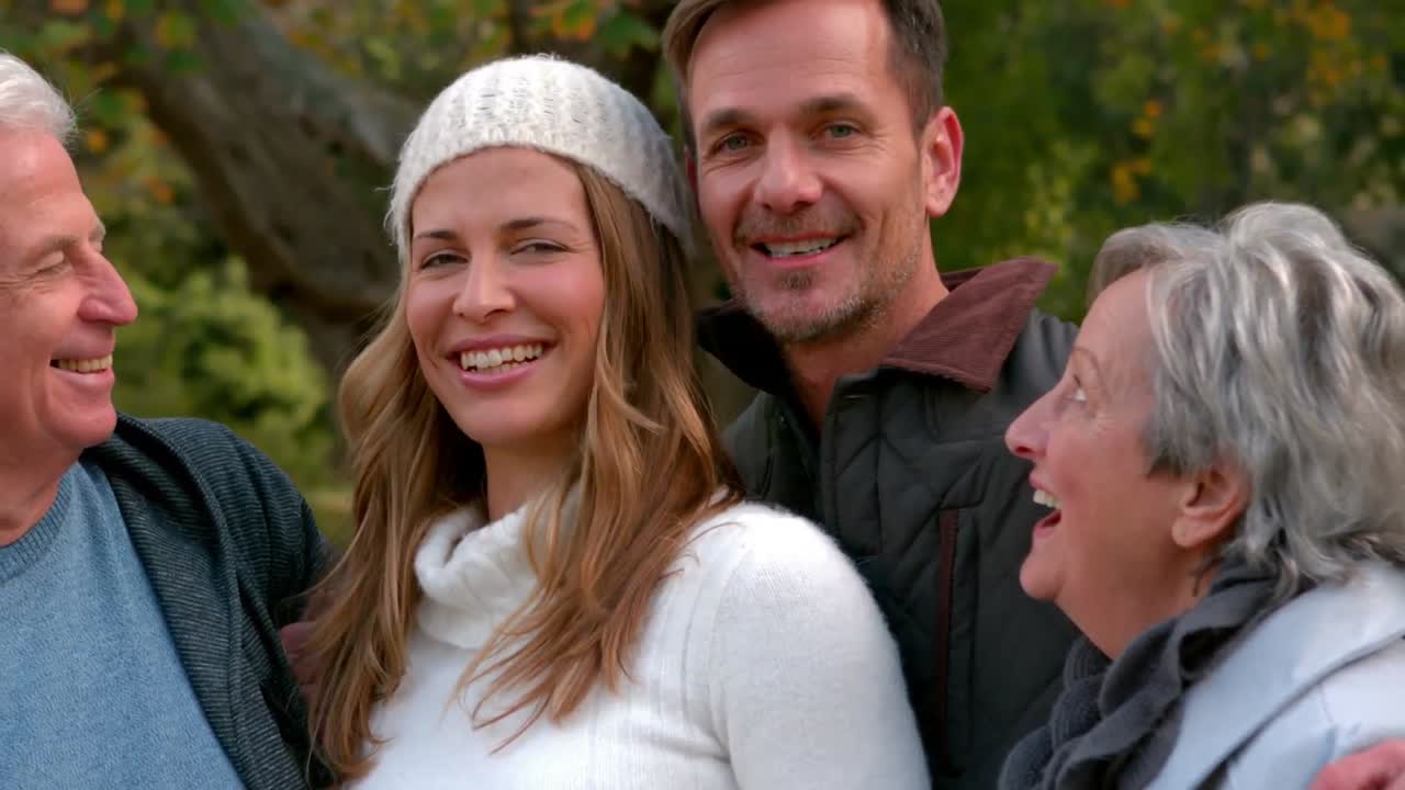 행복 한 가족 이 함께 즐겁게 지내는 것